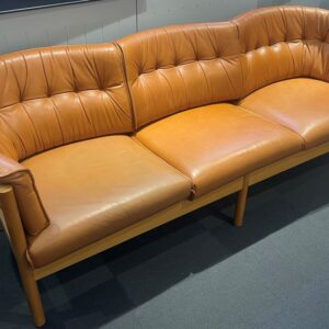Nielaus Sofa i læder, cognac. farve