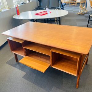 Dansk design Skrivebord Omann