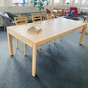 Casø spisebord i god kvalitet model 200