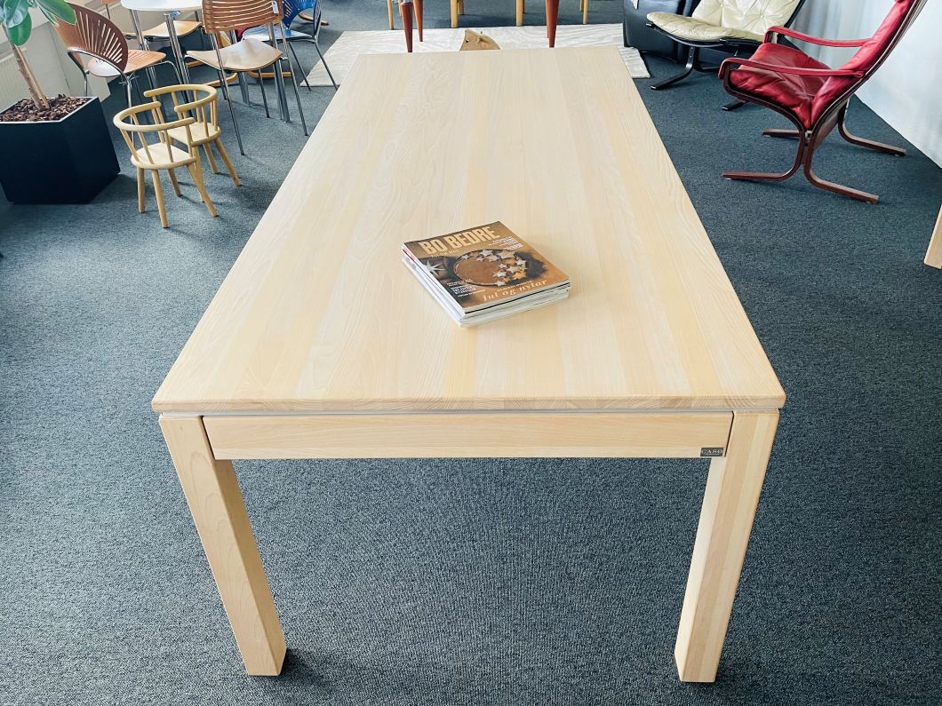 Casø spisebord model 200