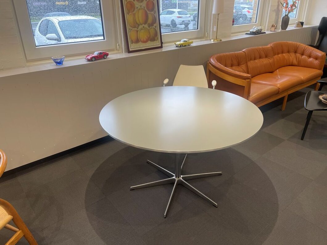 Fritz Hansen rundt spisebord - Billede 3