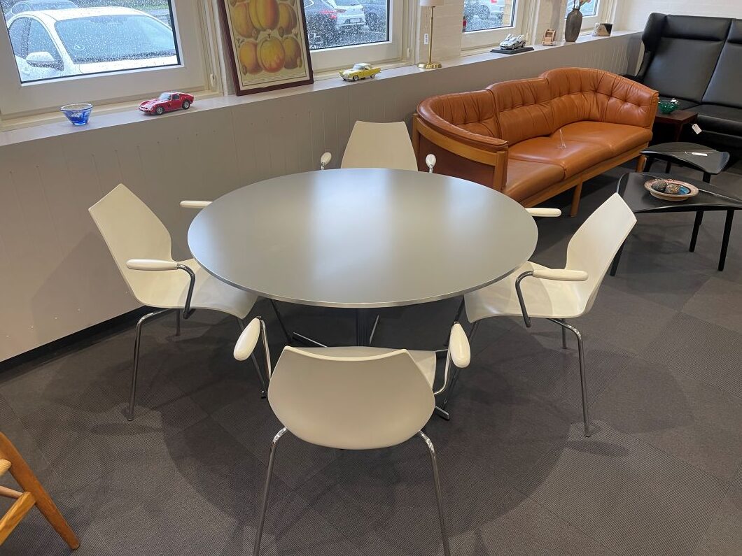 Rundt spisebord Fritz Hansen/ Piet Hein 120 cm diameter