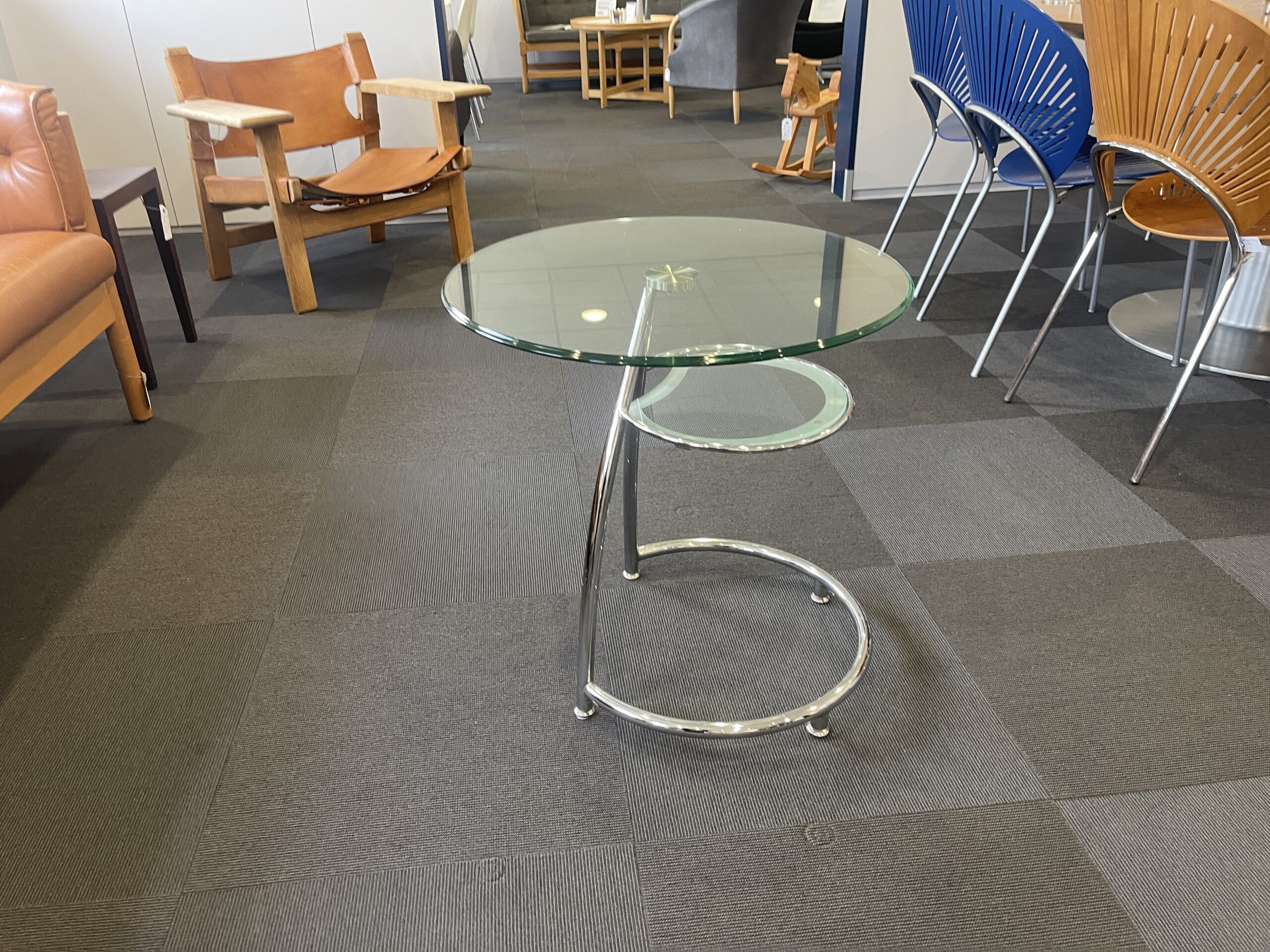 Glas side bord med hylde