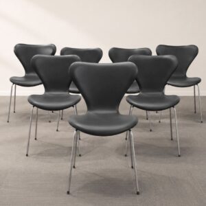 arne jacobsen syver stol model 3107