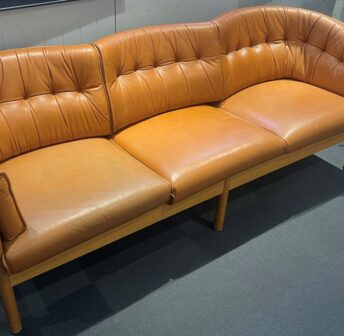 Nielaus Sofa i læder, cognac. farve