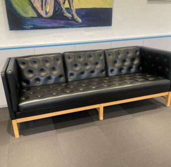 erik jørgensen ej 315 3 sort lædersofa
