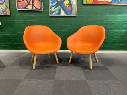 hay læounge stole aac 82 i orange læder.